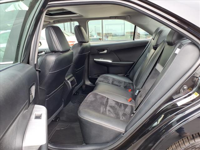 2012 Toyota Camry SE V6:R8250M