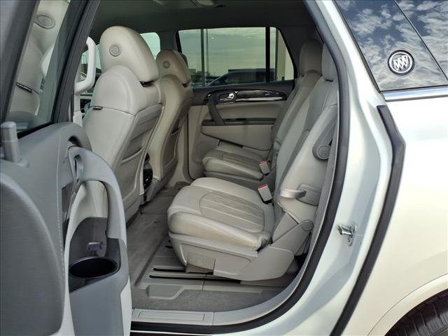 2015 Buick Enclave Premium:R8202C