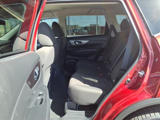 2016 Nissan Rogue SV:R8333C