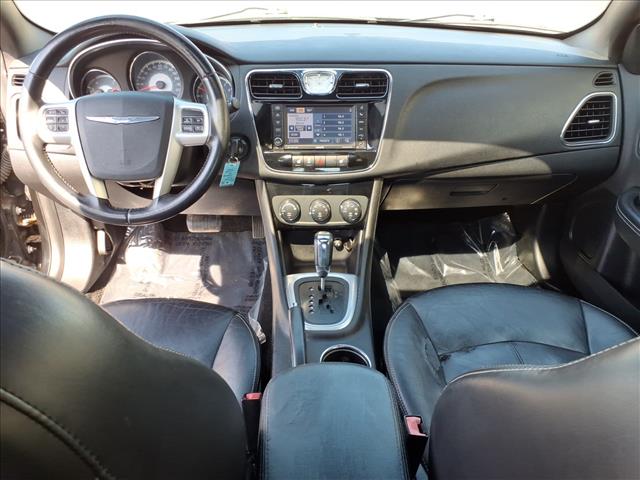 2012 Chrysler 200 Limited:R8356C