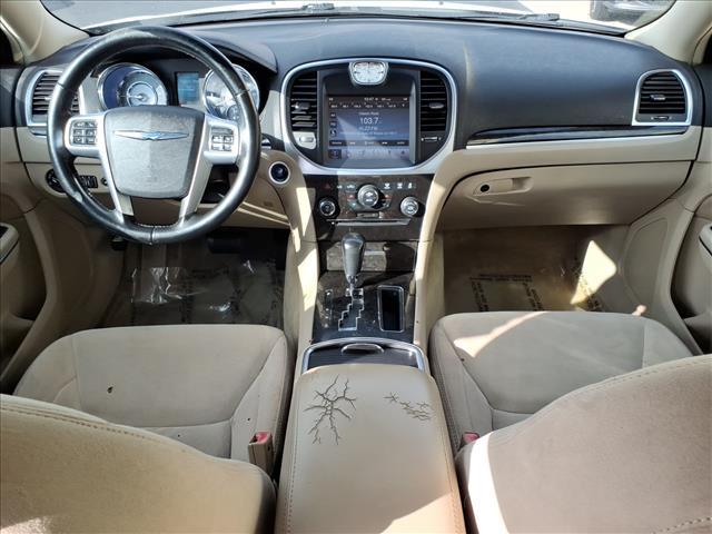 2011 Chrysler 300 Base:R8097C