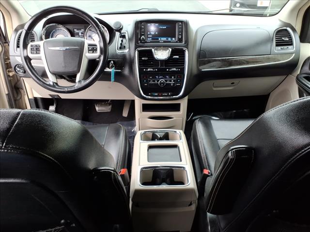2014 Chrysler Town and Country Touring:R8149C