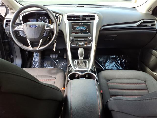 2016 Ford Fusion SE:R8473C