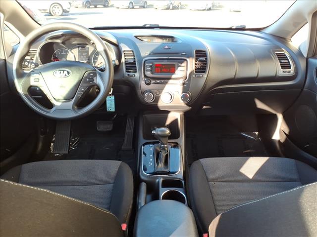 2017 Kia Forte LX:R8505M