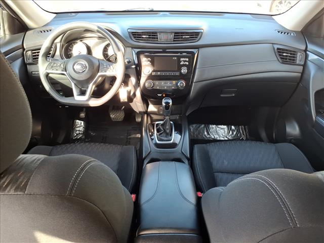 2017 Nissan Rogue S:R8296C