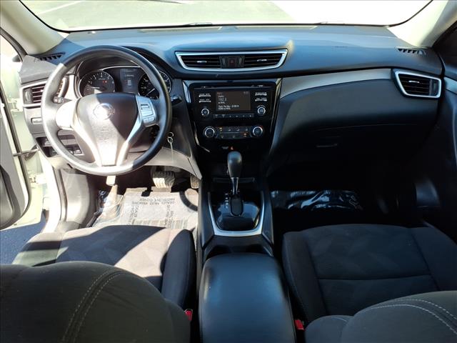 2016 Nissan Rogue S:R8299C