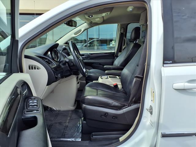 2014 Chrysler Town and Country Touring
