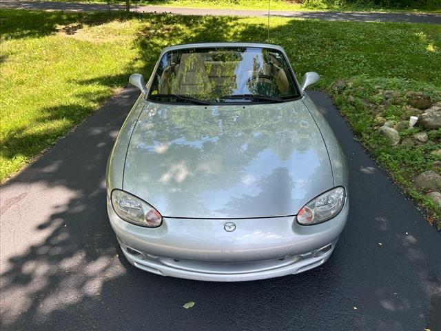 2000 Mazda MX-5 Miata Base