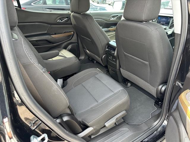 2022 GMC Acadia SLE