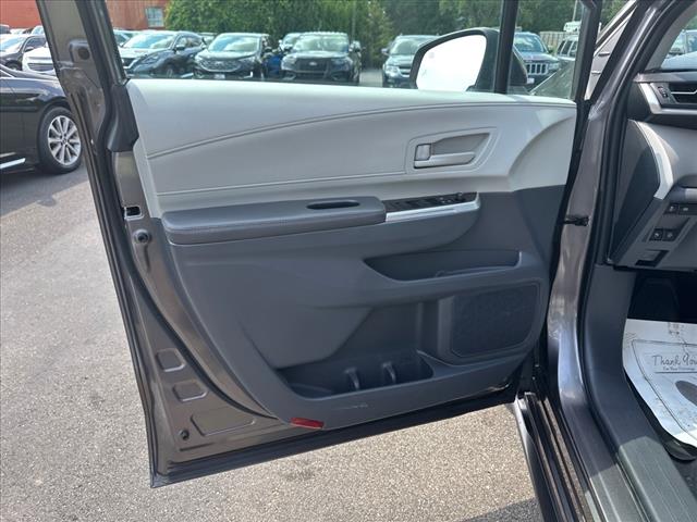 2022 Toyota Sienna LE 8-Passenger