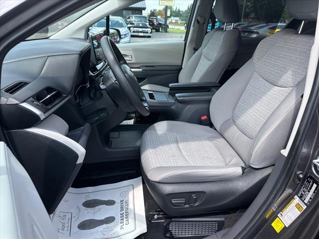 2022 Toyota Sienna LE 8-Passenger