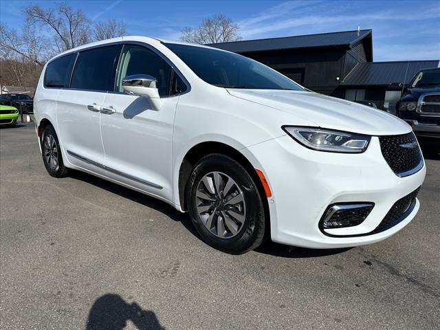 2022 Chrysler Pacifica Hybrid Limited