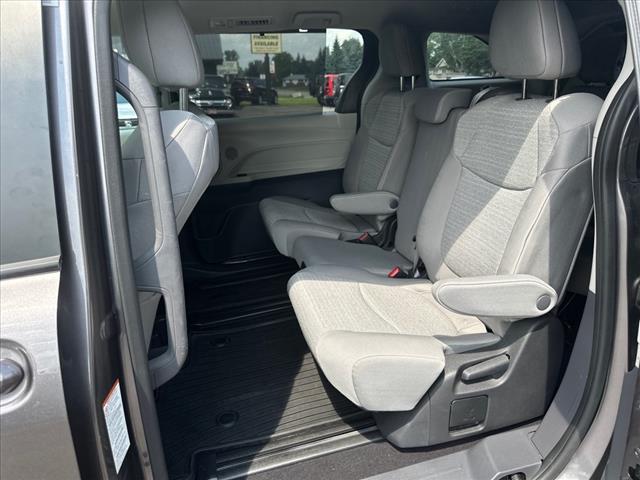2022 Toyota Sienna LE 8-Passenger