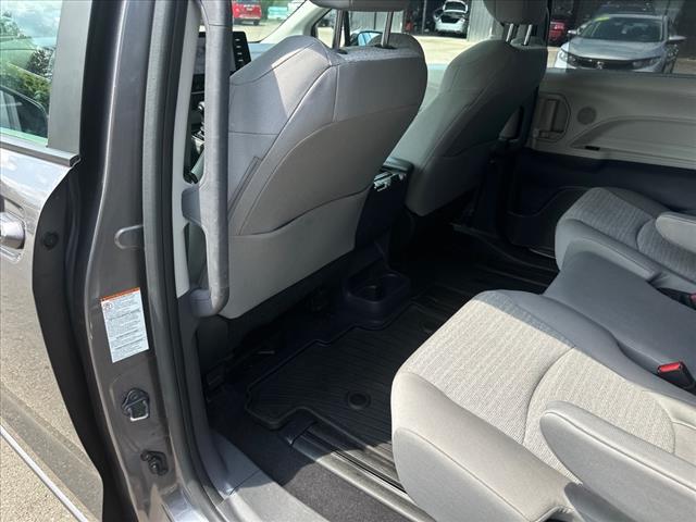 2022 Toyota Sienna LE 8-Passenger
