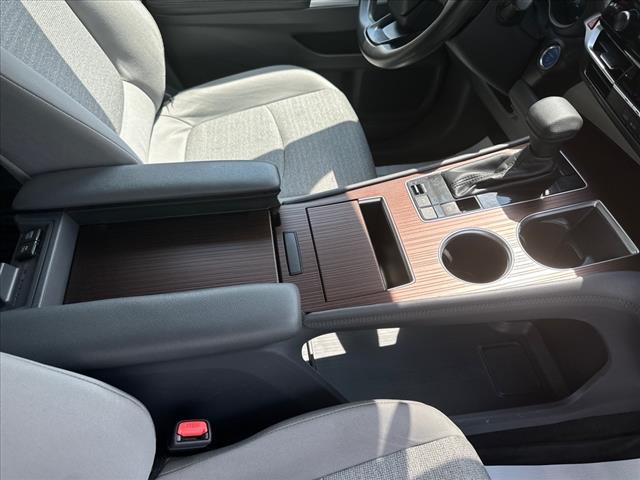 2022 Toyota Sienna LE 8-Passenger