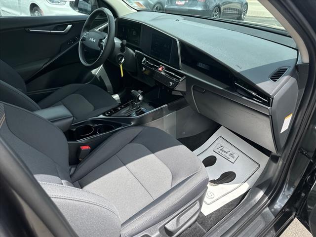 2024 Kia Niro LX