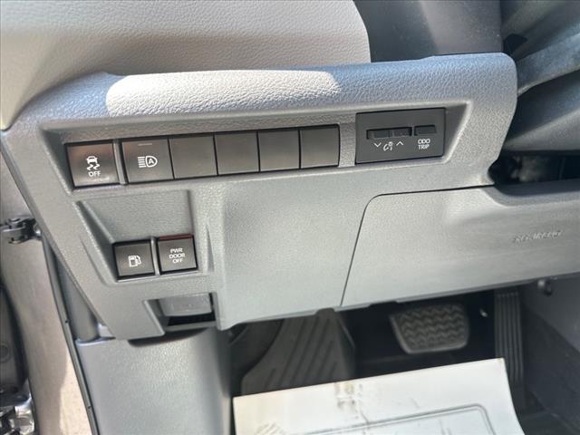 2022 Toyota Sienna LE 8-Passenger