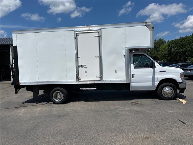 2021 Ford E-Series E-450 Cutaway DRW 176 WB