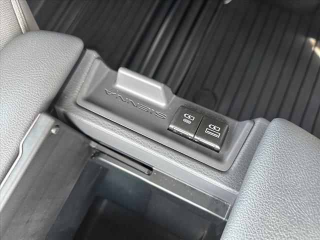 2022 Toyota Sienna LE 8-Passenger