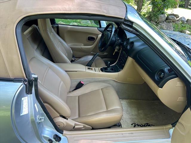 2000 Mazda MX-5 Miata Base