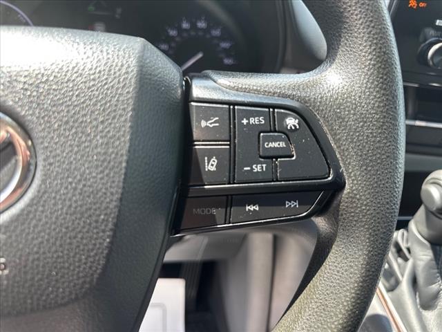2022 Toyota Sienna LE 8-Passenger