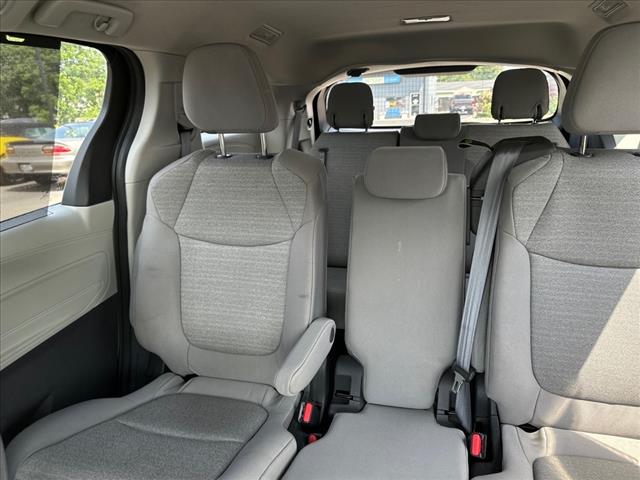 2022 Toyota Sienna LE 8-Passenger