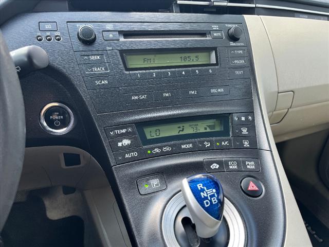 2010 Toyota Prius III - Photo 10