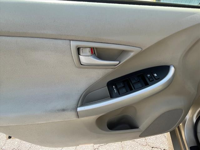 2010 Toyota Prius III - Photo 13