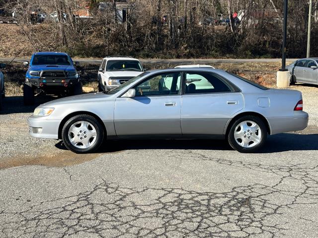2000 Lexus ES 300 Base