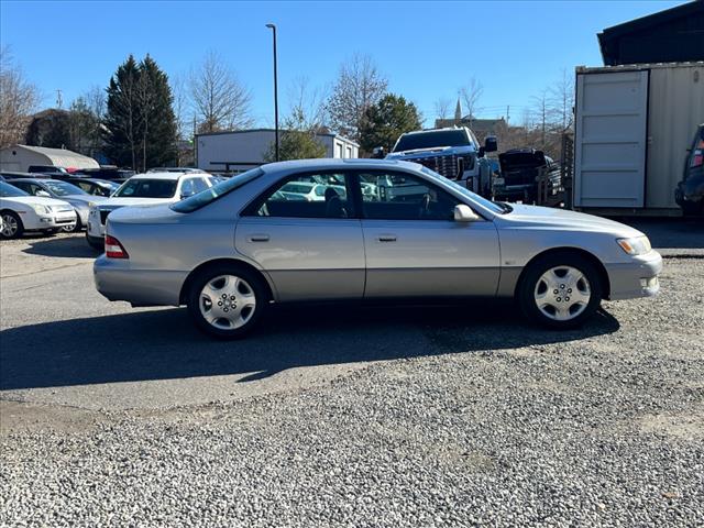 2000 Lexus ES 300 Base