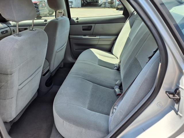 2003 Ford Taurus SE