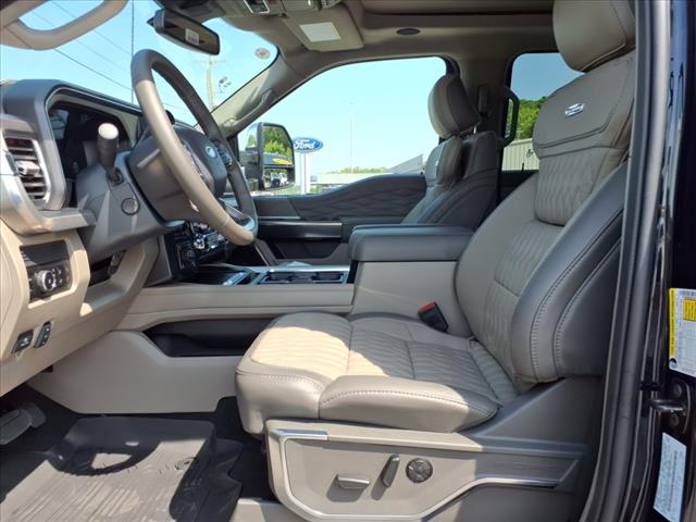 2025 Ford F-350 Super Duty Platinum