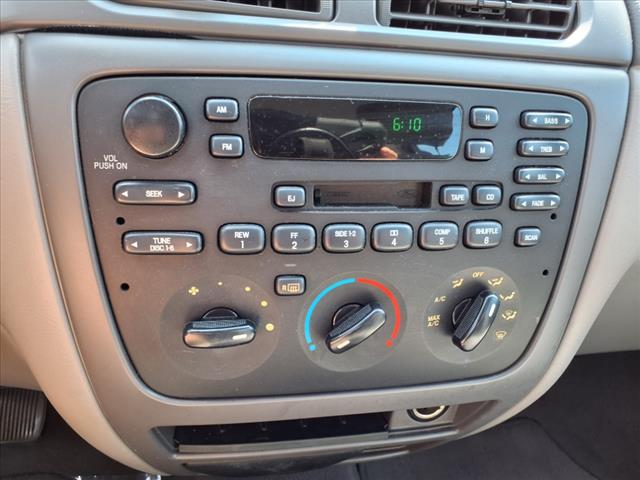 2003 Ford Taurus SE