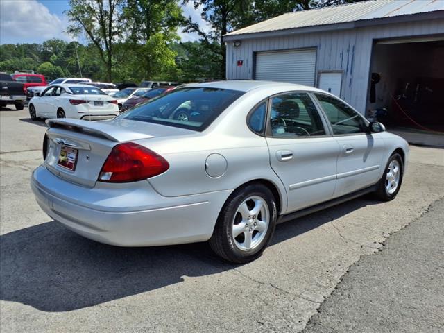 2003 Ford Taurus SE