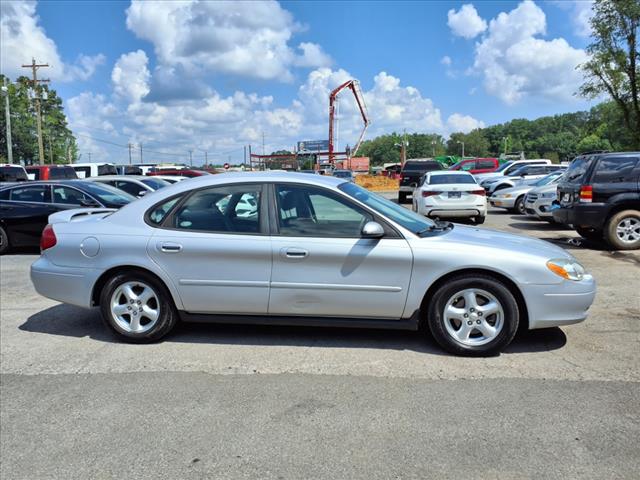 2003 Ford Taurus SE