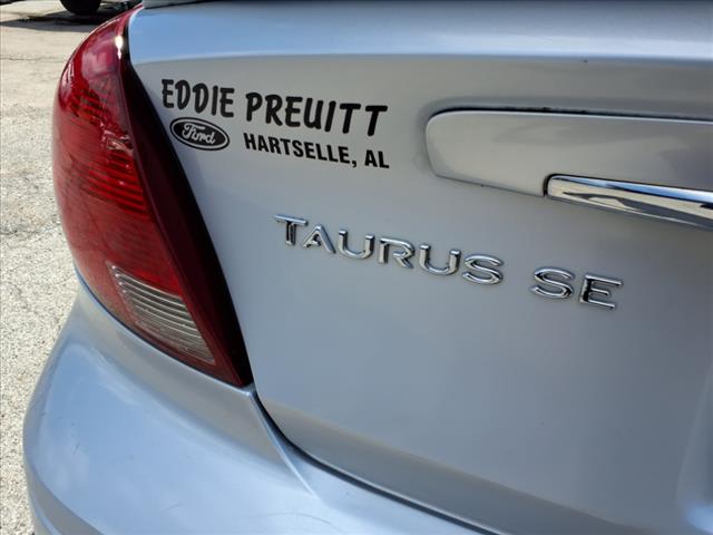 2003 Ford Taurus SE