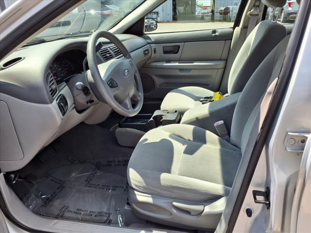 2003 Ford Taurus SE