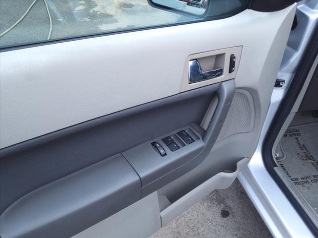 2010 Ford Focus SES