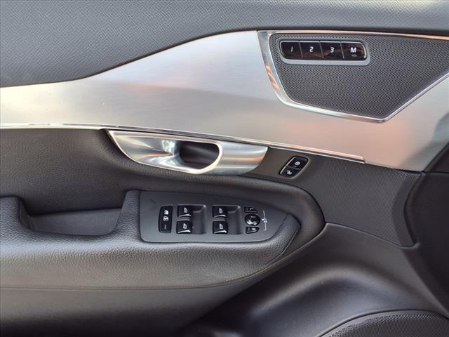 2018 Volvo XC90 Momentum