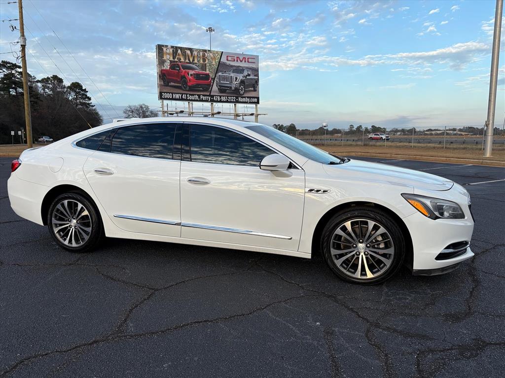 2017 Buick LaCrosse Essence FWD