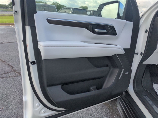 2025 Chevrolet Tahoe 