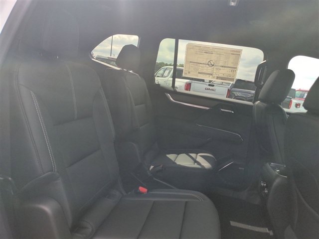 2025 GMC Acadia 