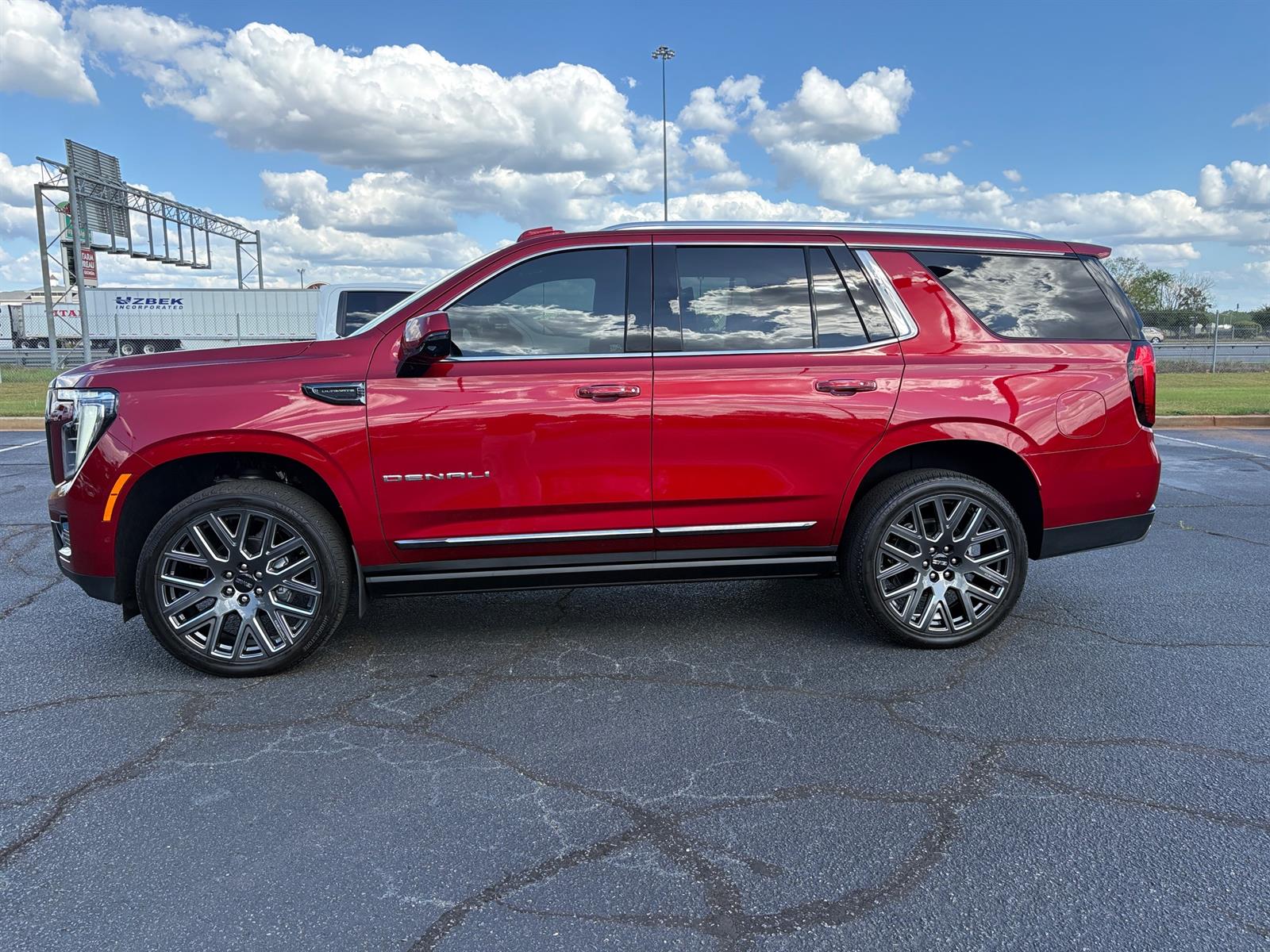 View vehicle photo 3