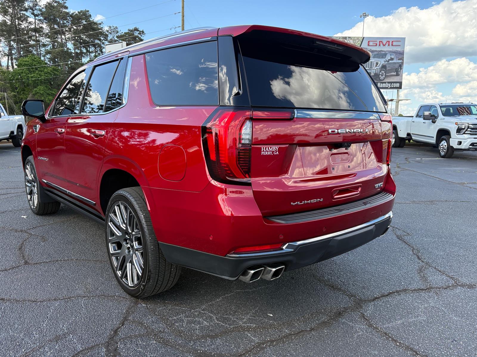 View vehicle photo 7