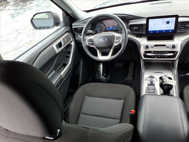 2023 Ford Explorer XLT:6398