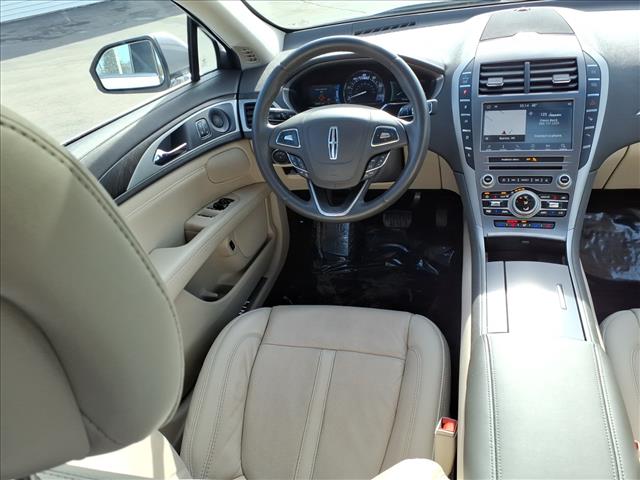 2019 LINCOLN MKZ Hybrid Reserve II:6404A