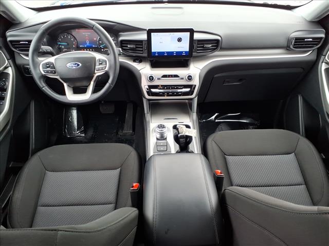 2023 Ford Explorer XLT:6398