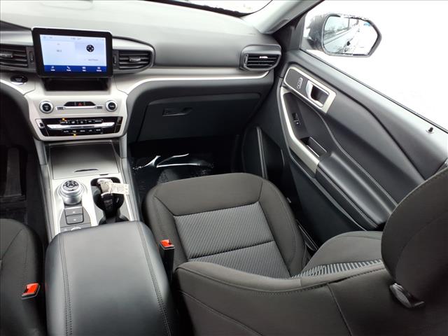 2023 Ford Explorer XLT:6398
