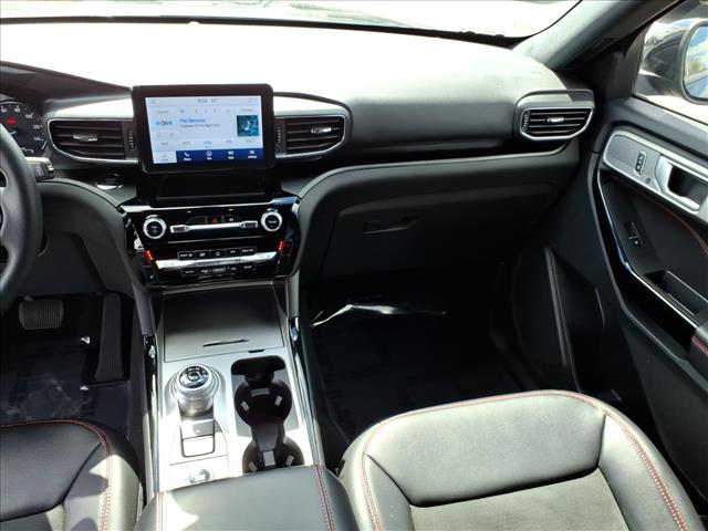 2023 Ford Explorer ST-Line:6463