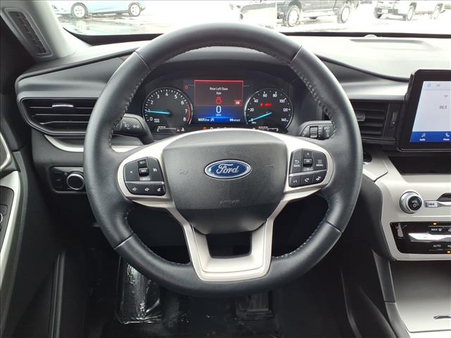 2023 Ford Explorer XLT:6398